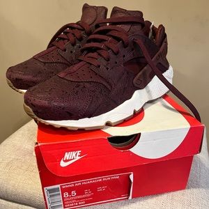 Women’s Air Huarache Run